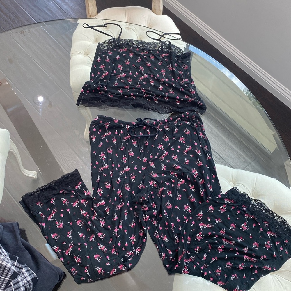 Heavenly By Victoria Secret Black pj pants with pink flowers XS Lace bottoms